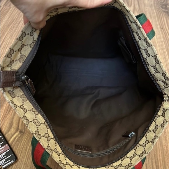 ♥️ GUCCI SHOULDER BAG  EUC! ❤️ - Picture 10 of 15